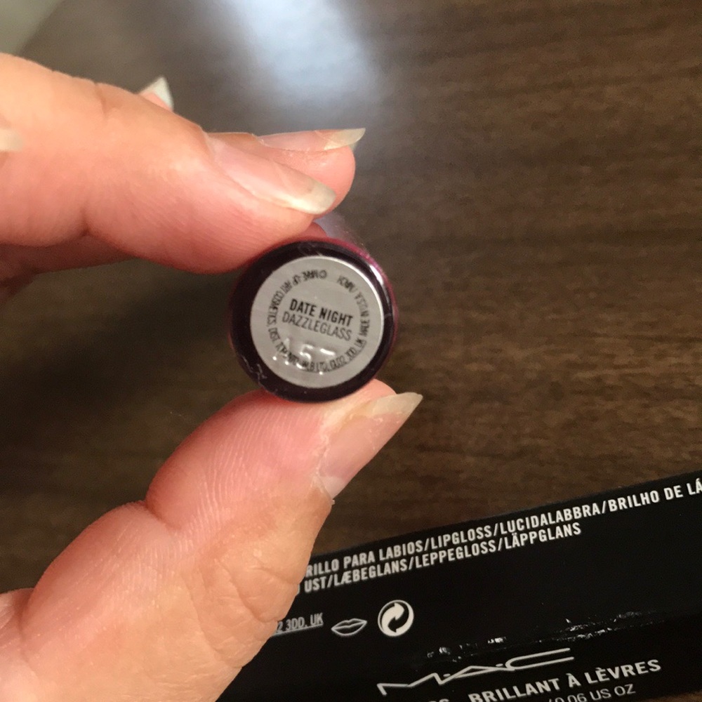 MAC Dazzleglass lipgloss 🖤 - Picture 4 of 4